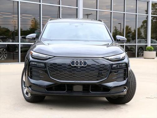 2025 Audi Q6 e-tron Premium Plus quattro