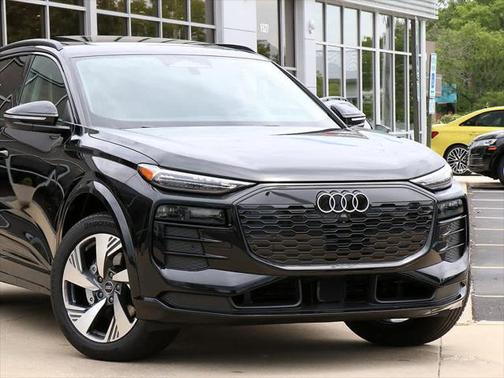 2025 Audi Q6 e-tron Premium Plus quattro