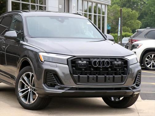 2025 Audi Q7 45 Premium Plus