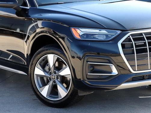 2023 Audi Q5 40 Premium Plus