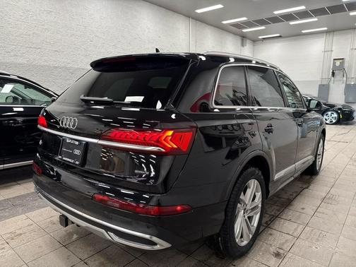 2023 Audi Q7 55 Premium Plus