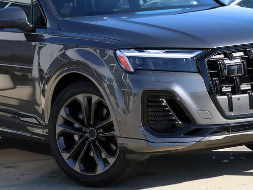 2026 Audi Q7 55 Premium Plus