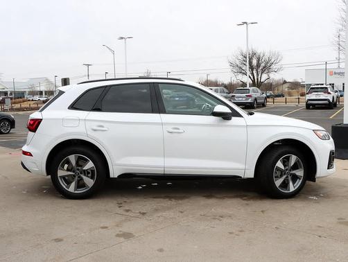 2025 Audi Q5 40 Premium Plus