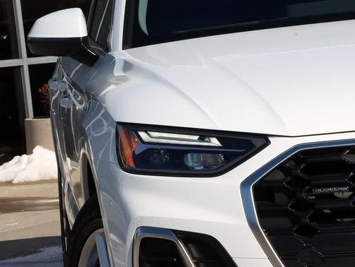2023 Audi Q5 45 S line Premium