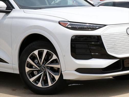 2025 Audi Q6 e-tron Premium Plus quattro