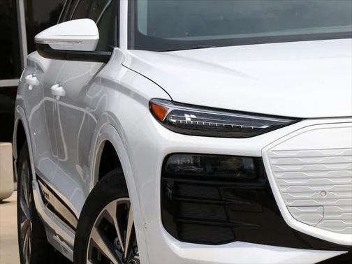 2025 Audi Q6 e-tron Premium Plus quattro
