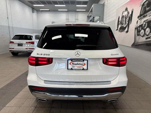 2025 Mercedes-Benz GLB 250 4MATIC