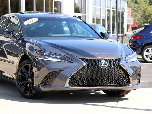 2023 Lexus ES 300h F SPORT Handling