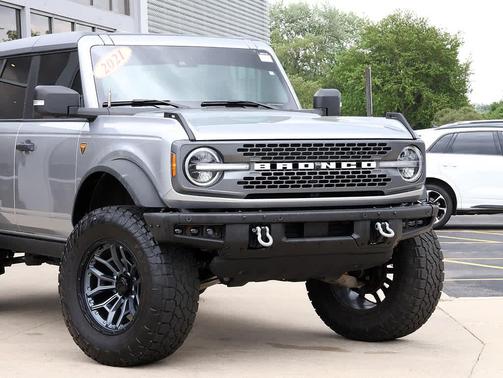 Iconic Silver Metallic 2021 Ford Bronco Badlands