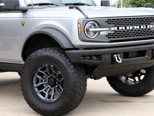 Iconic Silver Metallic 2021 Ford Bronco Badlands