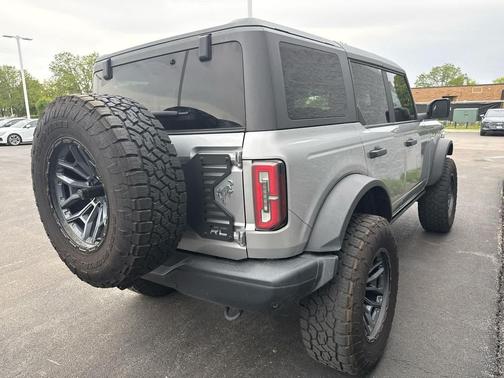 Iconic Silver Metallic 2021 Ford Bronco Badlands