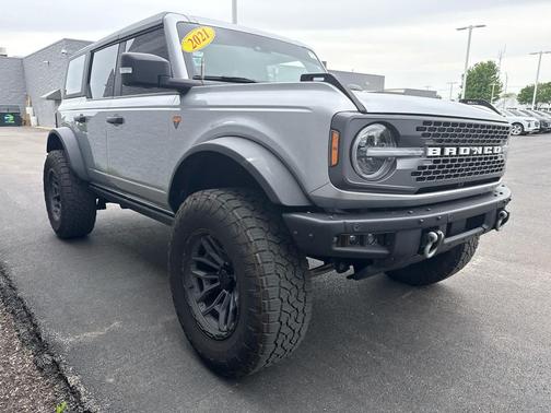 Iconic Silver Metallic 2021 Ford Bronco Badlands