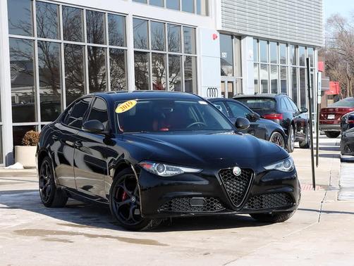 2019 Alfa Romeo Giulia Base