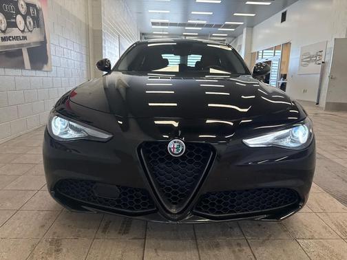 2019 Alfa Romeo Giulia Base