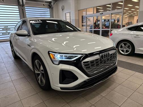 2024 Audi Q8 e-tron Premium Plus