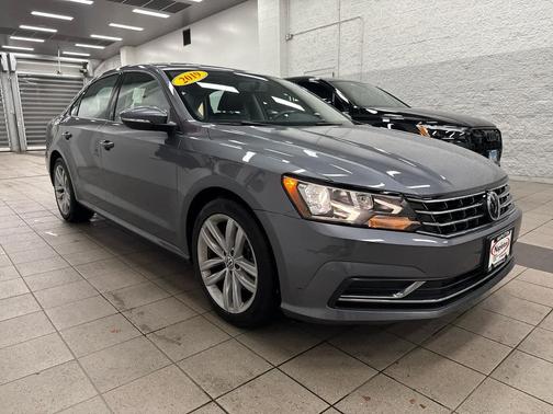 2019 Volkswagen Passat 2.0T Wolfsburg Edition