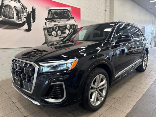 2025 Audi Q7 55 Premium Plus