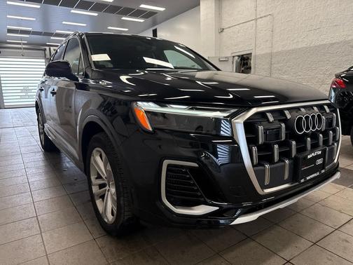 2025 Audi Q7 55 Premium Plus
