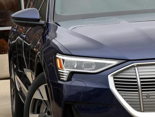 2022 Audi e-tron Premium