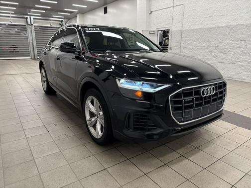 2022 Audi Q8 55 Premium