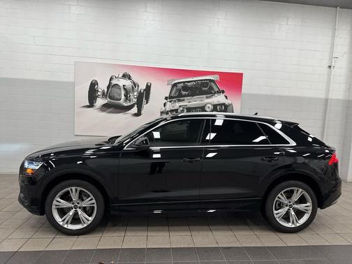 2022 Audi Q8 55 Premium
