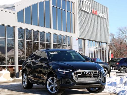 2022 Audi Q8 55 Premium