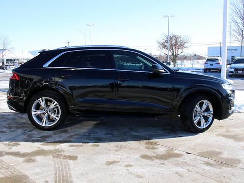 2022 Audi Q8 55 Premium