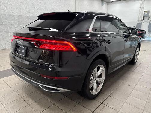 2022 Audi Q8 55 Premium