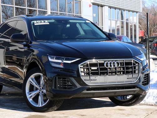 2022 Audi Q8 55 Premium