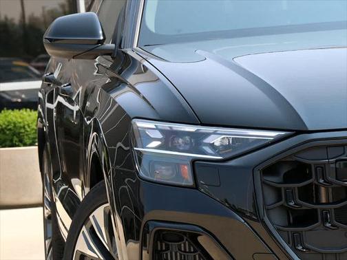2025 Audi Q8 55 Prestige