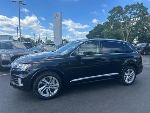 2023 Audi Q7 55 Premium Plus