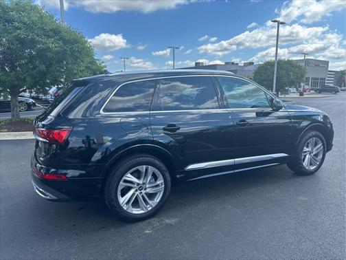 2023 Audi Q7 55 Premium Plus