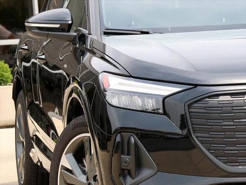 2024 Audi Q4 e-tron Premium Plus 55 quattro