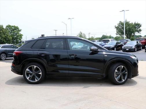 2024 Audi Q4 e-tron Premium Plus 55 quattro