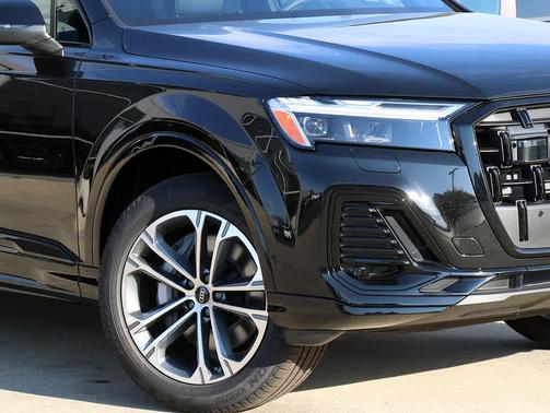 2026 Audi Q7 45 Premium