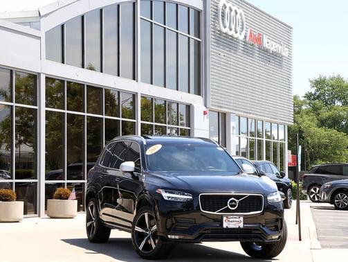 Onyx Black Metallic 2017 Volvo XC90 T5 R-Design
