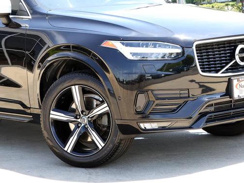 Onyx Black Metallic 2017 Volvo XC90 T5 R-Design