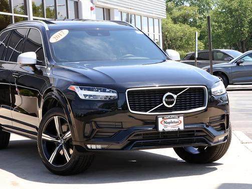 Onyx Black Metallic 2017 Volvo XC90 T5 R-Design