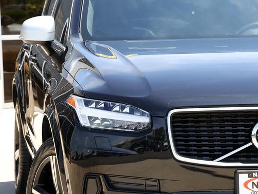 Onyx Black Metallic 2017 Volvo XC90 T5 R-Design