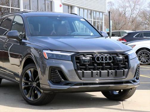 2025 Audi Q7 55 Premium Plus