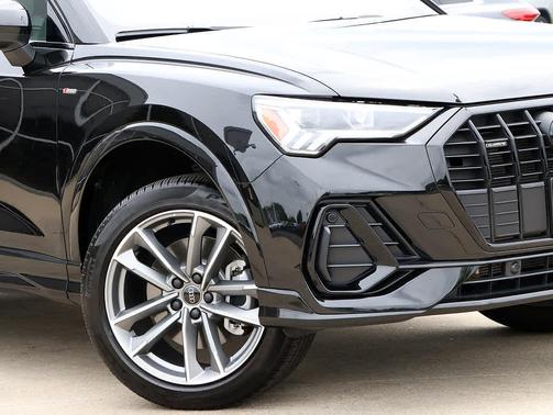 Mythos Black Metallic 2023 Audi Q3 45 S line Premium Plus