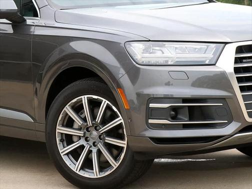 2019 Audi Q7 55 Premium Plus