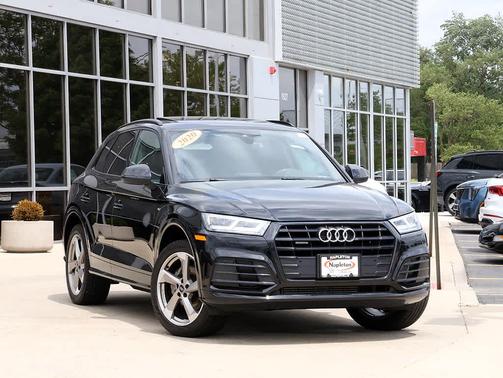 Mythos Black Metallic 2020 Audi Q5 45 Titanium Premium