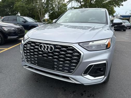 2022 Audi Q5 45 S line Premium Plus