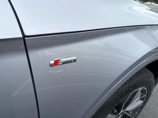 2022 Audi Q5 45 S line Premium Plus