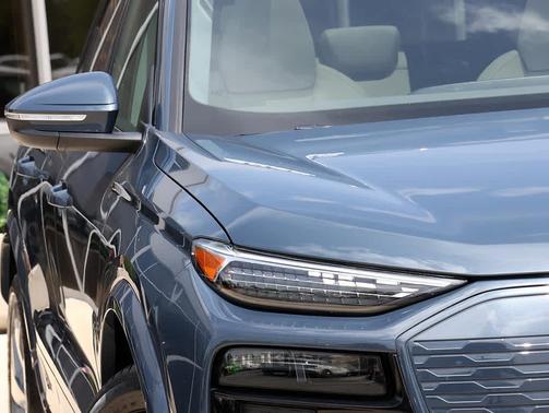 Plasma Blue Metallic 2025 Audi Q6 e-tron Premium Plus quattro