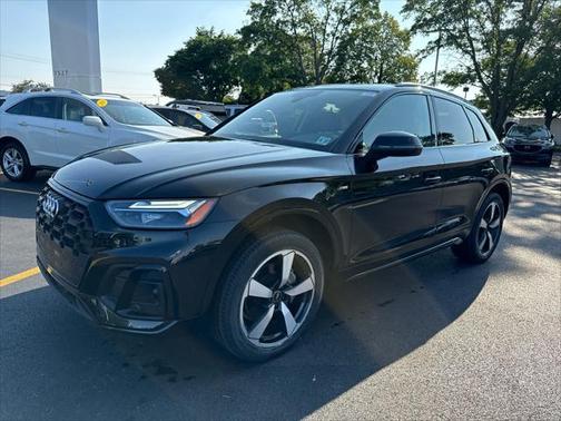 2022 Audi Q5 45 S line Premium Plus