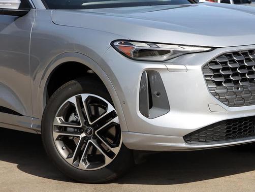 FLORETT SILVER 2026 Audi Q5 Premium TFSI quattro S tronic