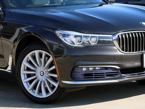 2017 BMW 740 xDrive