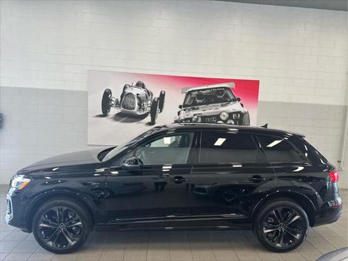 2025 Audi Q7 55 Premium Plus